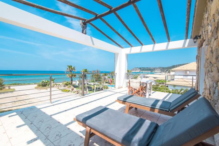 Mirage Arillas Honeymoon Studio