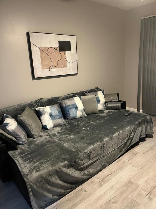 Brand New Updated Modern 2 bedroom Condo