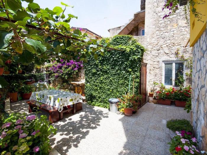 Apartment Studio Dario direkt am Strand by Interhome