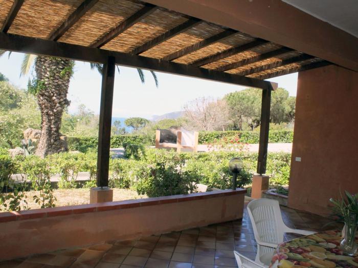 Apartment Wohnung mit Wasserblick by Interhome