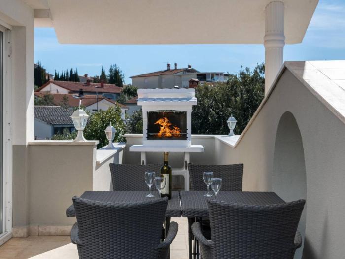 Apartment Apartments Donatella -Apt 2- mit Meerblick by Interhome