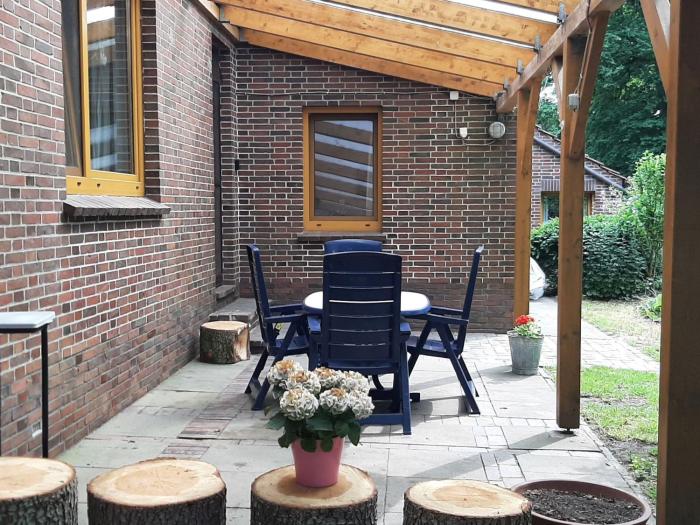Apartment Geräumige Ferienwohnung in Kölker mit Terrasse u by Interhome