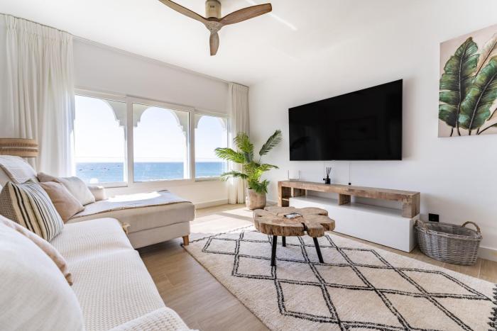 219 Frontline beach Luxurious