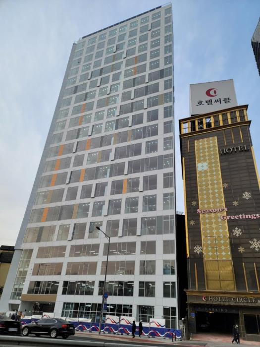 OPEN3-Hongik Hapjeong Station 2 minutes-Luxury hotel style-Panoramic Han River View-Queen bed for 2 people-Comfortable sofa Interior