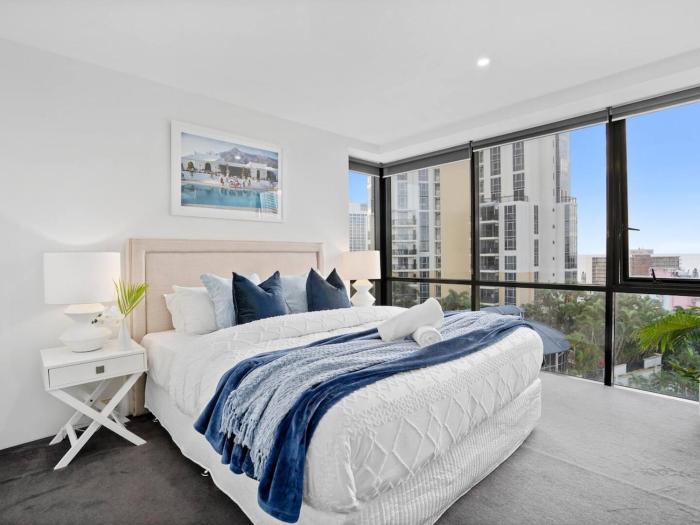 Scenic View 2 Bedroom Apartment - Pools, Gym and Secure Parking