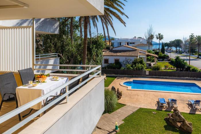 Apartment La Veleta with Sea View