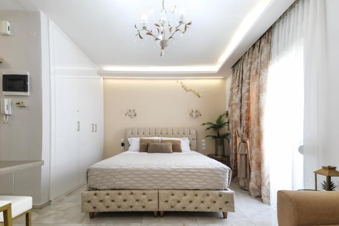 GOLDENSPACE exquisite suite near the port