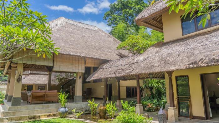 Villa Layangan - Two Bedrooms with Pool Access