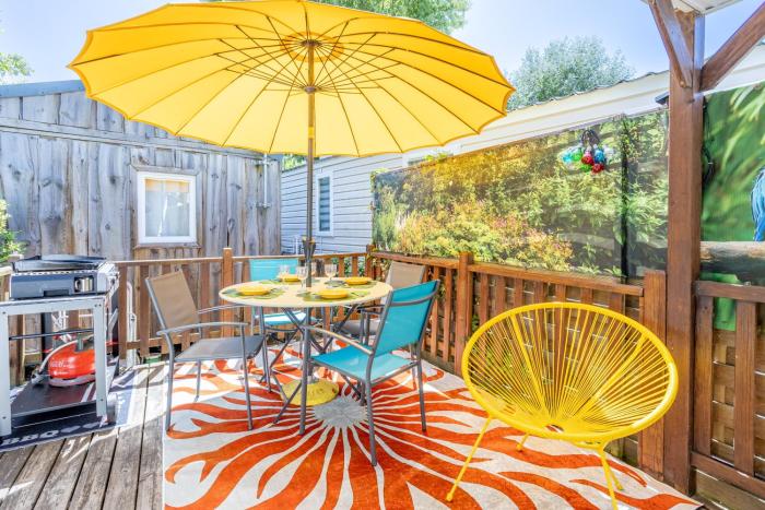 Camping à 300m de la plage La Pege