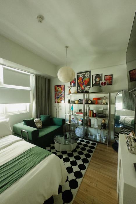 Stylish Condo Near Mall with Pool & Netflix