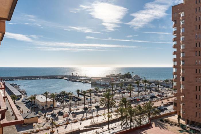 Sunny studio with seaview