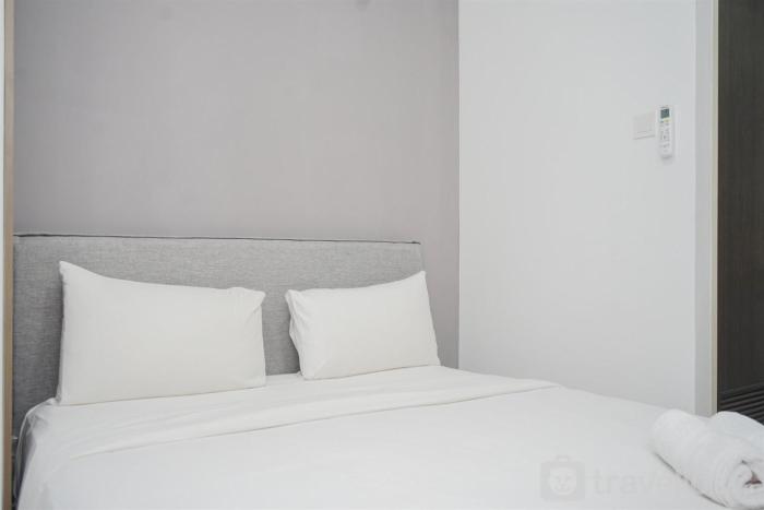 Homey and Comfortable Studio at Serpong Garden Apartment By Travelio