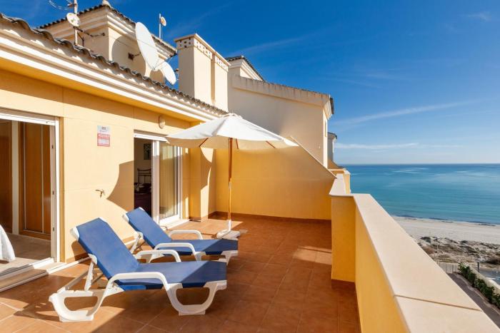 Beachfront penthouse in La Manga