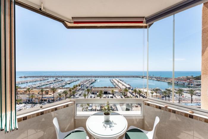 Stunning marina view apartment