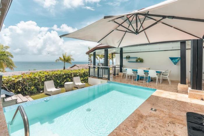 Villa with ocean view bbq pool resort access