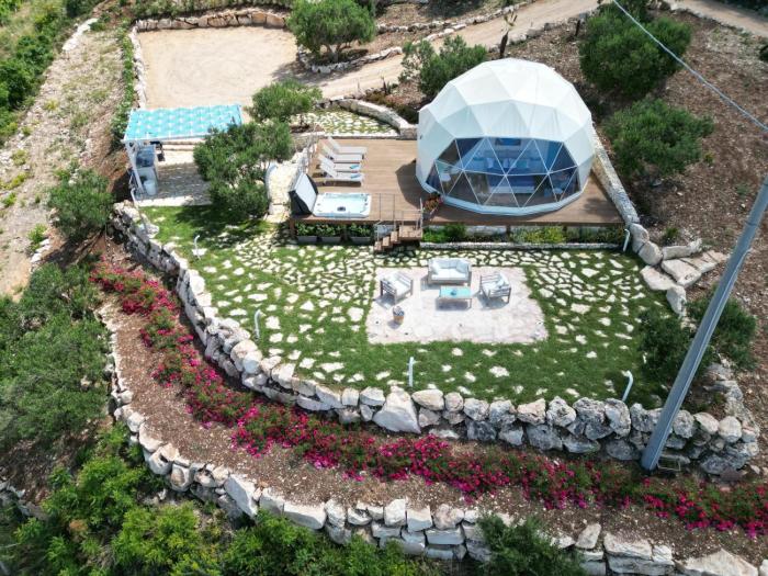 Dome on the hill with Jacuzzi