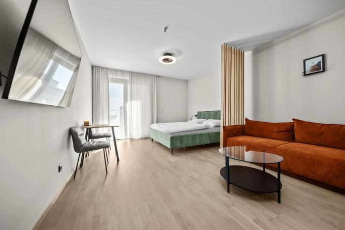 AC 1,5-room apartment with balcony, Metropolis