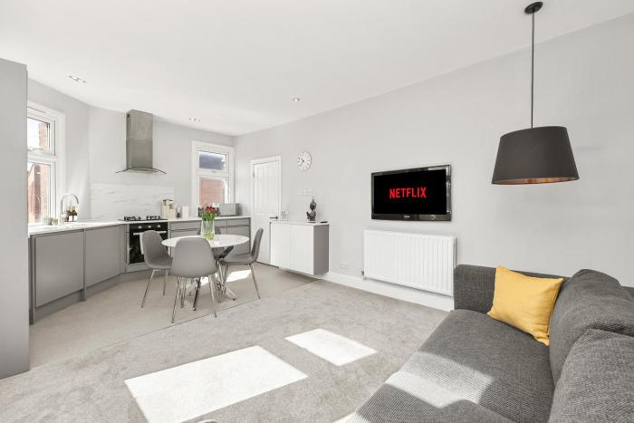 The Perfect Stay, One Bedroom Apartment - Large Terrace with Amazing View