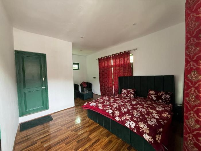 Khayul Inn Guest House