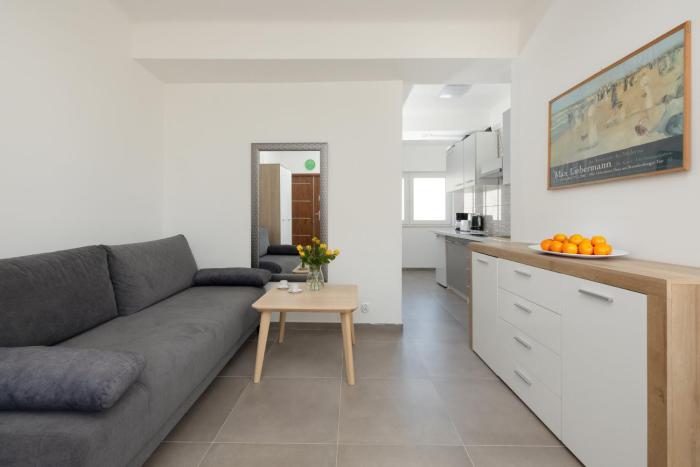 Urokliwy Apartment z Parkingiem by Noclegi Renters