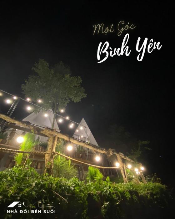 nhà đồi bên suối
