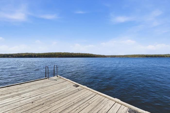 Quail Cove 4 - Lakefront Studio Boat Slip