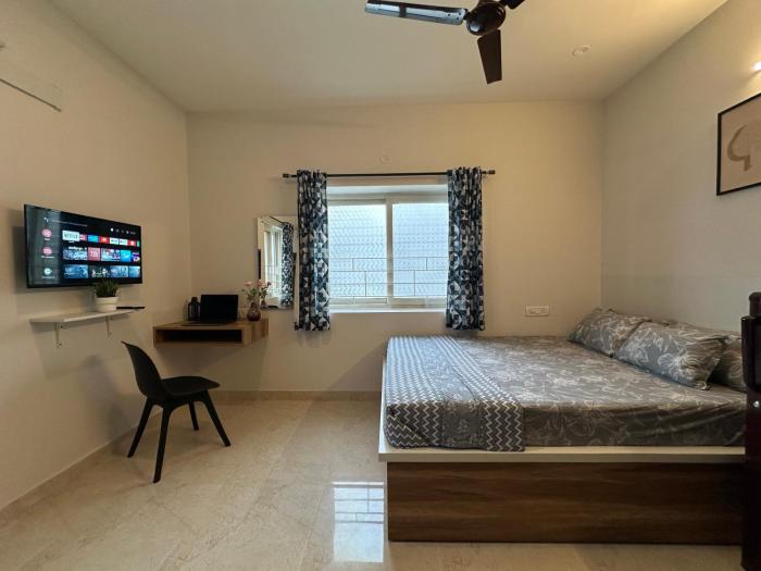 Chic Studio Retreat - Indiranagar Bengaluru - ES101