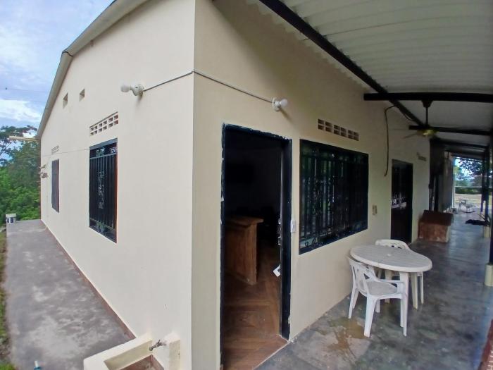Casa de campo cerca a la Hacienda Napoles