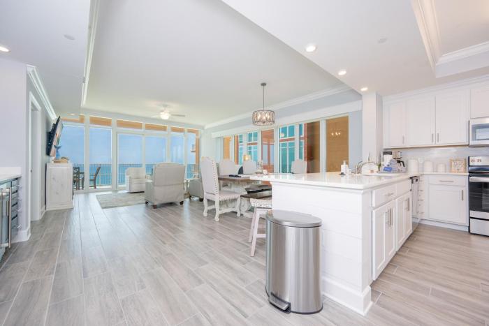 Phoenix Gulf Towers 1005 condo