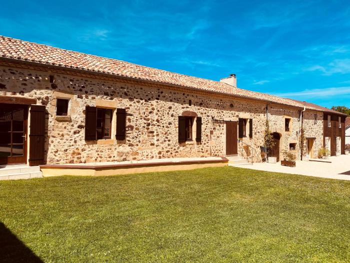 Two Holiday Homes with 6 Bedrooms, Air Con & Private Heated 10x4M Salt Water Pool - 40 Mins from Bergerac