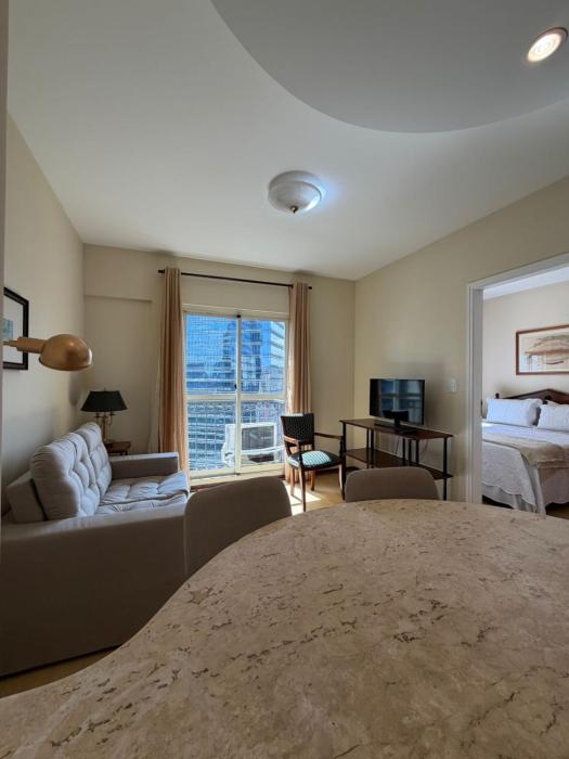Apto Redecorado em Hotel na Vila Olímpia localização estratégica