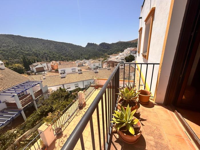 2 bed apartment in Benahavis