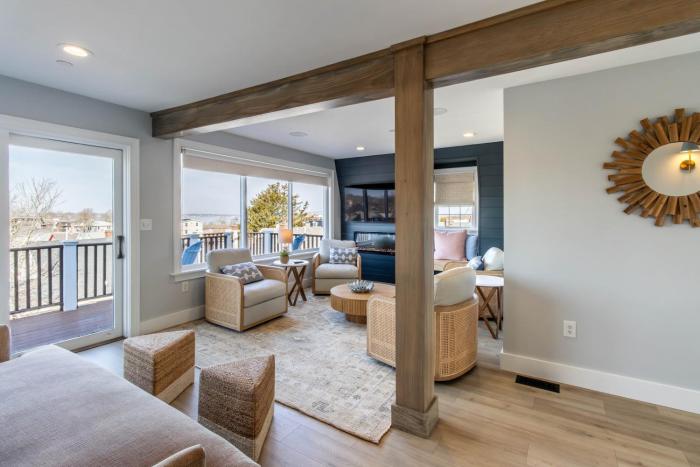 The Newport Lofts - 617 Thames Street