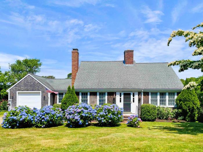 Family Chatham Retreat—Deck, Kayak Outdoor Fun