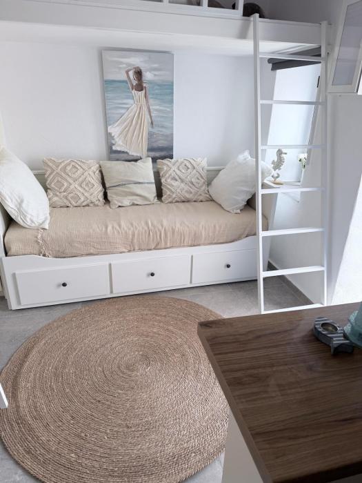 Little Gem -A Cycladic Aura- Serifos