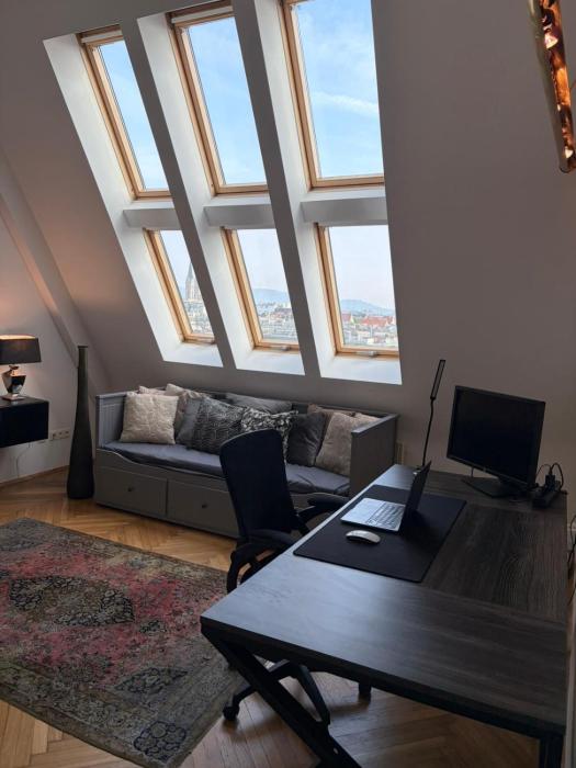 Skyline Retreat in the Heart of Vienna!