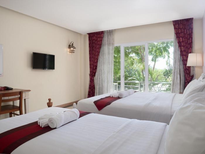 อัมพวารี Amphawaree Hotel