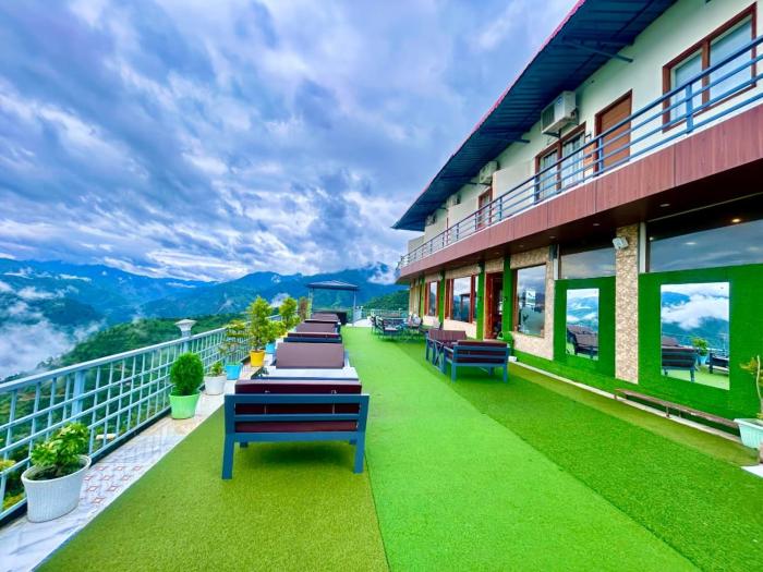 The Edge Heavan Resort - Luxury Rooms With Open Terrace Near JW Marriott