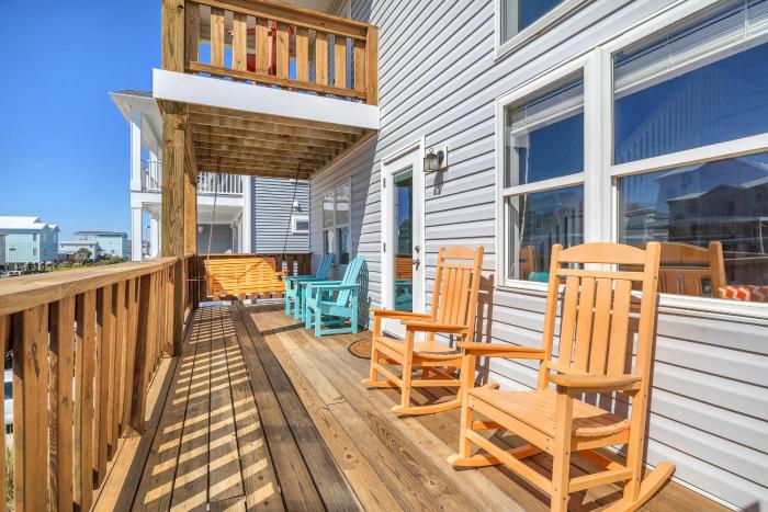 A Most Steller Place by Oak Island Accommodations