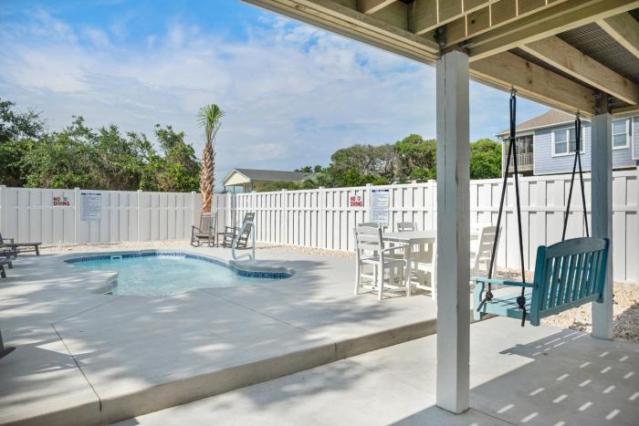 A Pier To Sea by Oak Island Accommodations