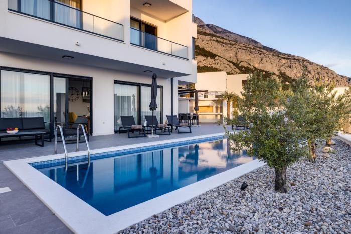 Villa di Sole - Heated Pool & Panoramic Sea View