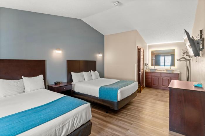 Edgewater Hotel and Suites