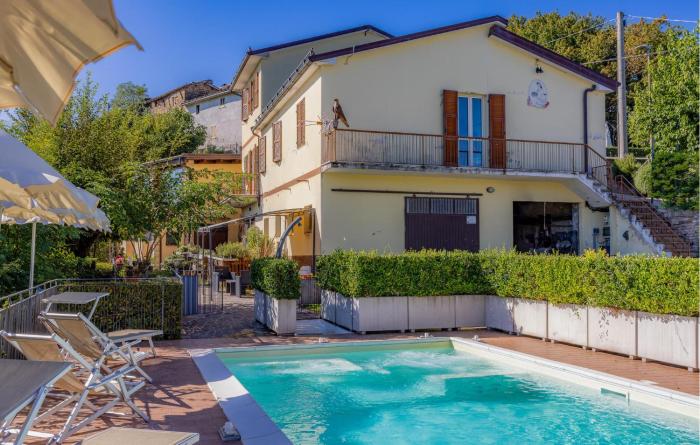 3 Bedroom Gorgeous Home In Montefortino