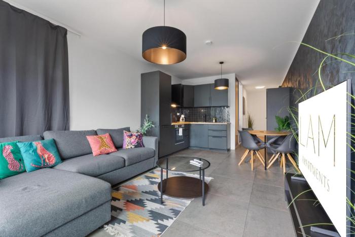 LAM Felidae - AC - Balcony