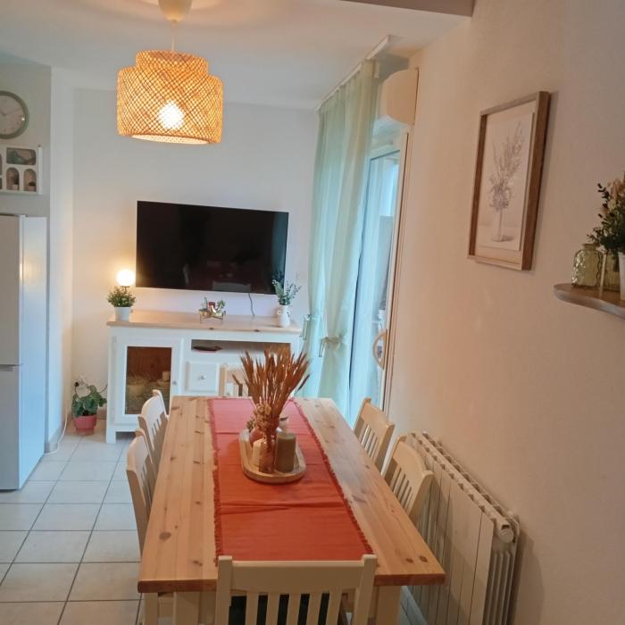 Appartement 4-6 personnes à Prayssac - résidence avec Piscine