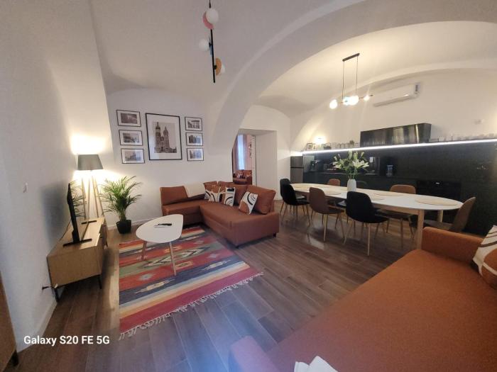 Saint Tomas Royal Apartments