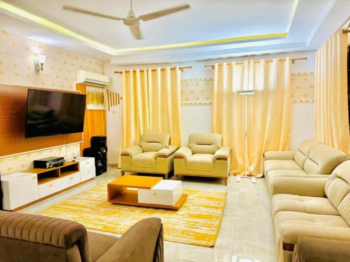 IVORY LUXIRIOUS Homes