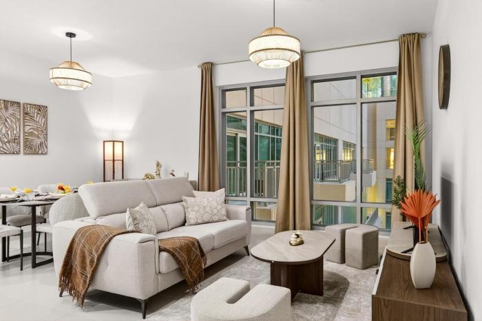 FIRST CLASS 2BR Walk to Burj & Dubai Mall