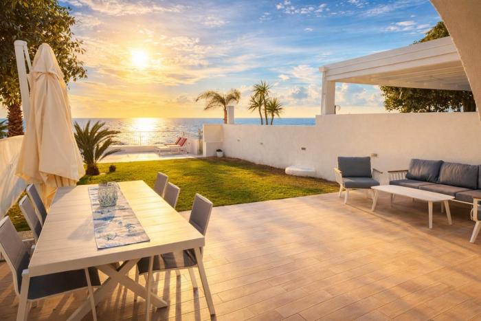 Villa sulla Spiaggia Diamante