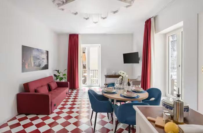 Within the exclusive historic center !